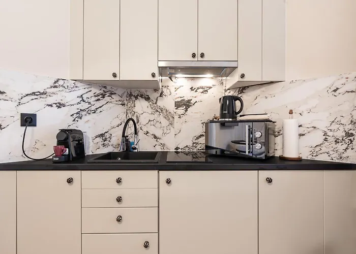 1 Bdr Chic Velvet & Marble Bp Jewel شقة بودابست